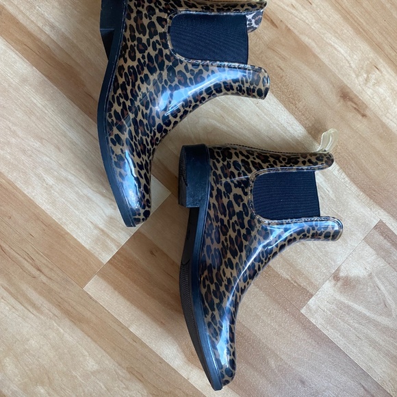 Leopard Print rain booties size 8 - Picture 2 of 4